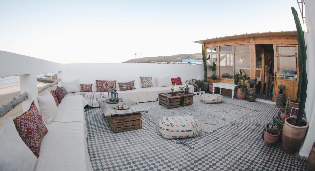 Blue Waves Surf House Hotel Agadir Exterior photo